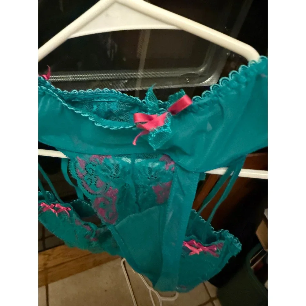 Adore Me Teal Pink Floral Lace Lingerie Set Bra 36B Thong Large Bow‎ Accents